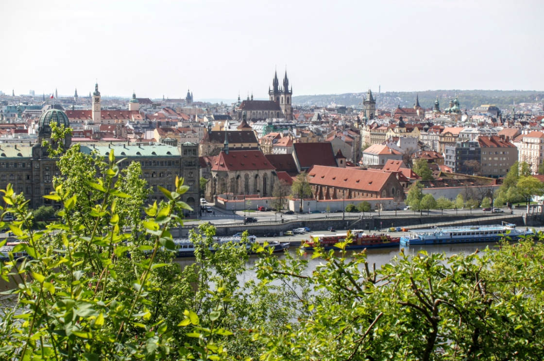 Praag, een stad die niets van haar charme heeft verloren De oude stad van Praag en de Moldau